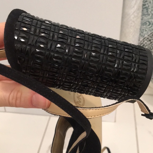 Heels - Picture 6 of 6